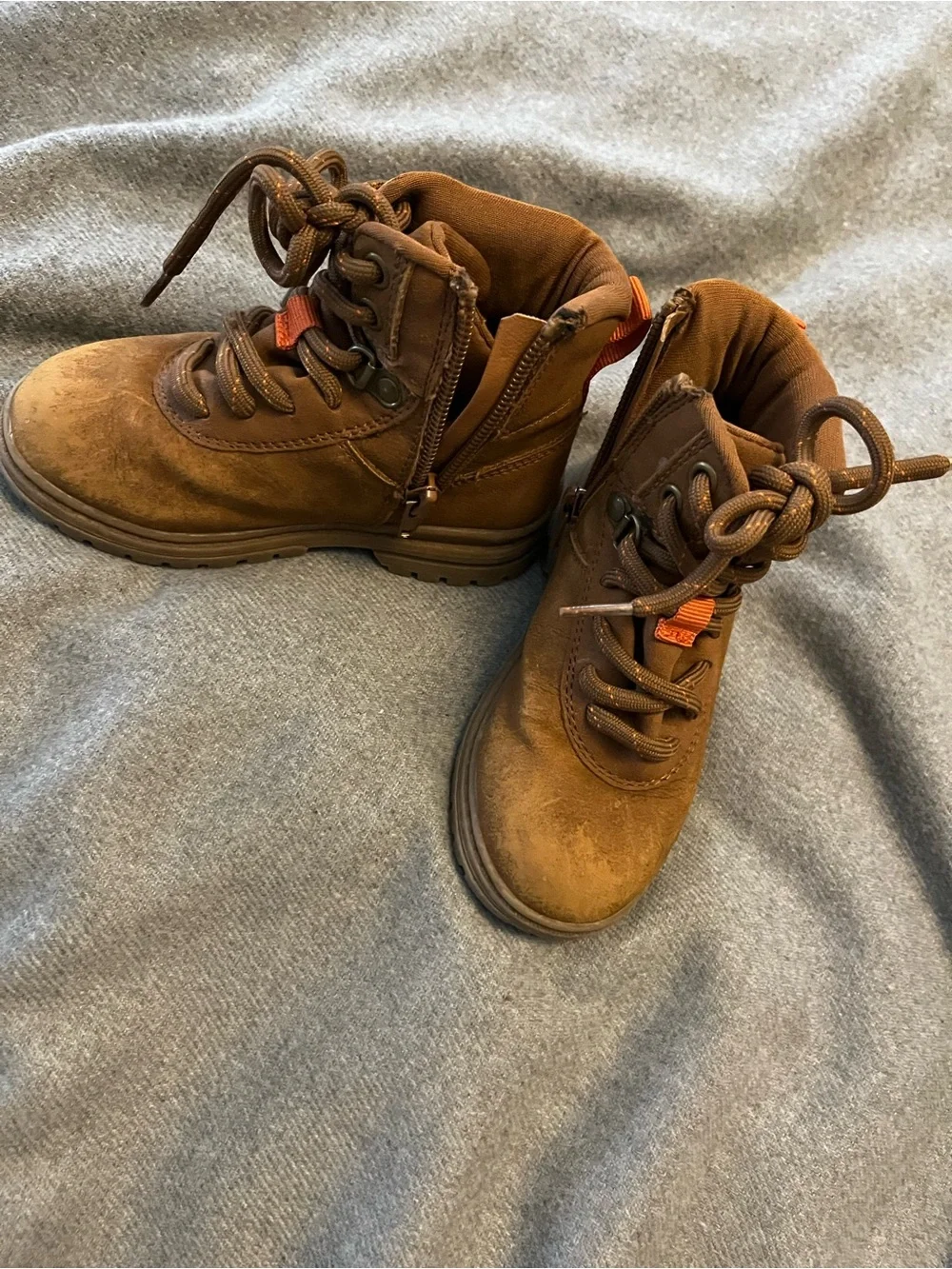 Kenneth Cole Reaction sturdy kids